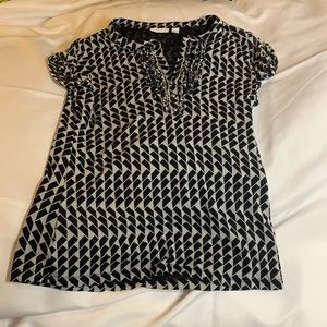 Black and white 3 button blouse